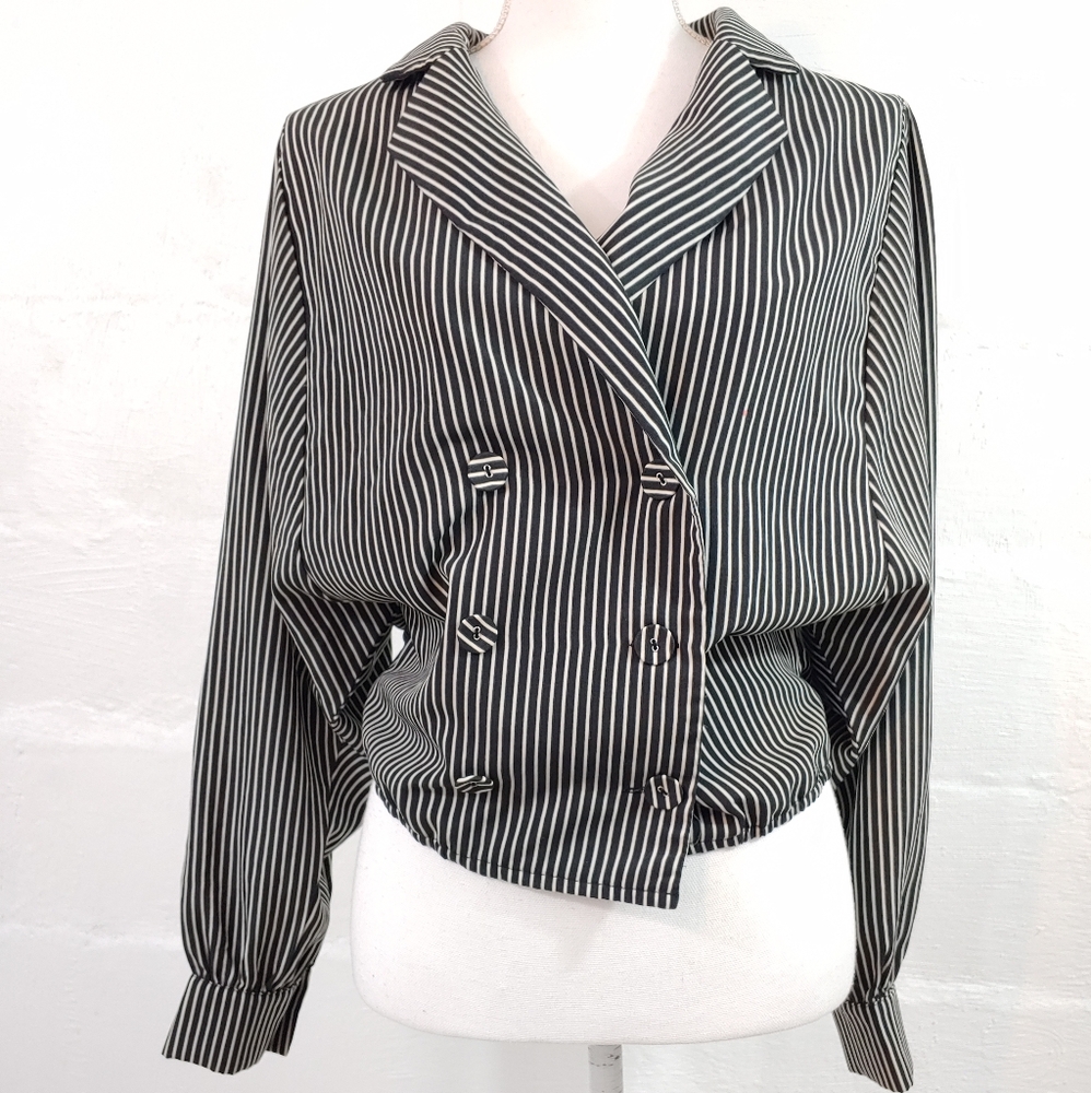 GIMMICKS BUTTON FRONT STRIPE TOP (617)